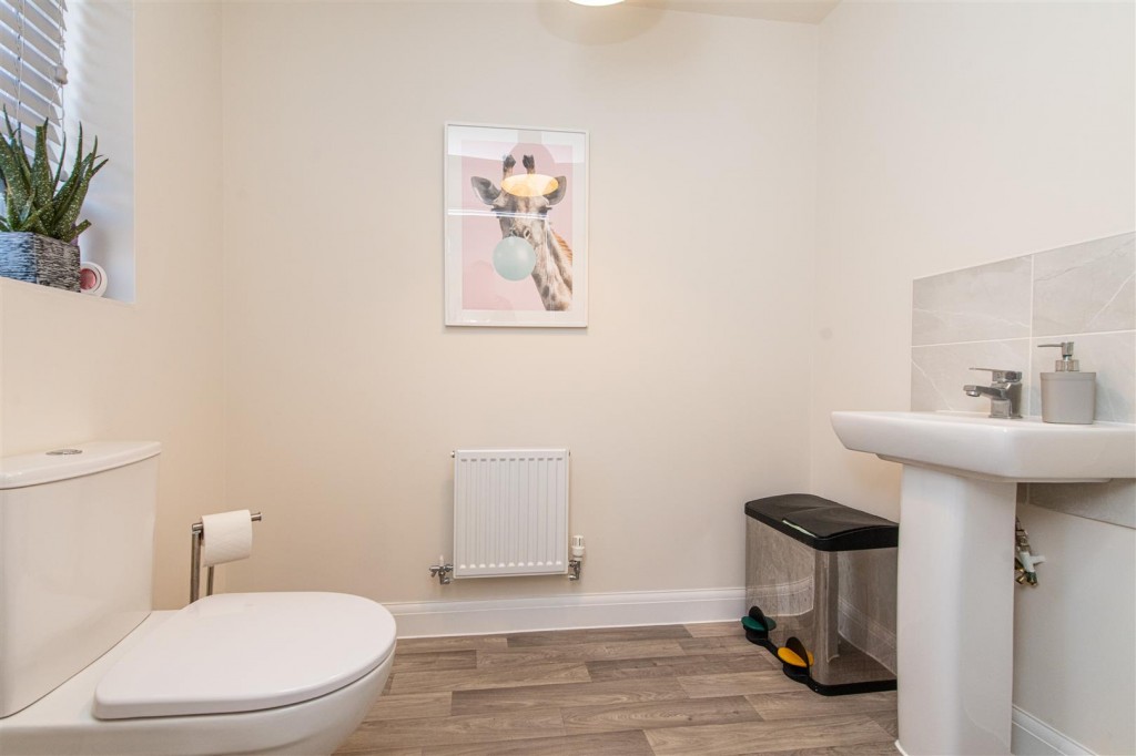 Images for Brockhall Crescent EAID:oscarjamesapi BID:2