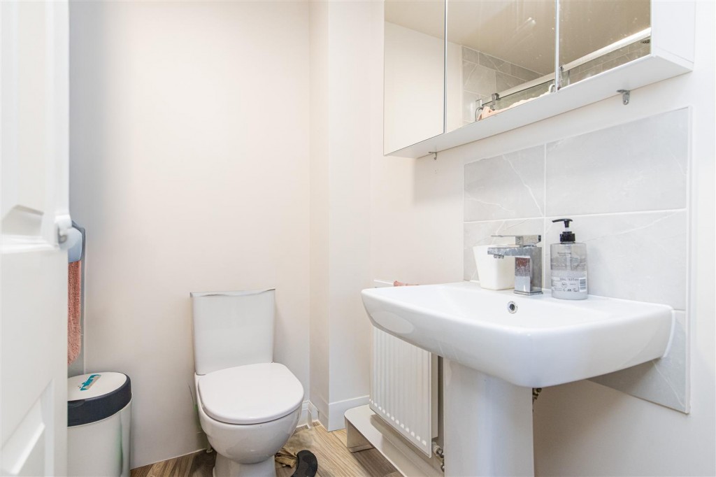 Images for Brockhall Crescent EAID:oscarjamesapi BID:2