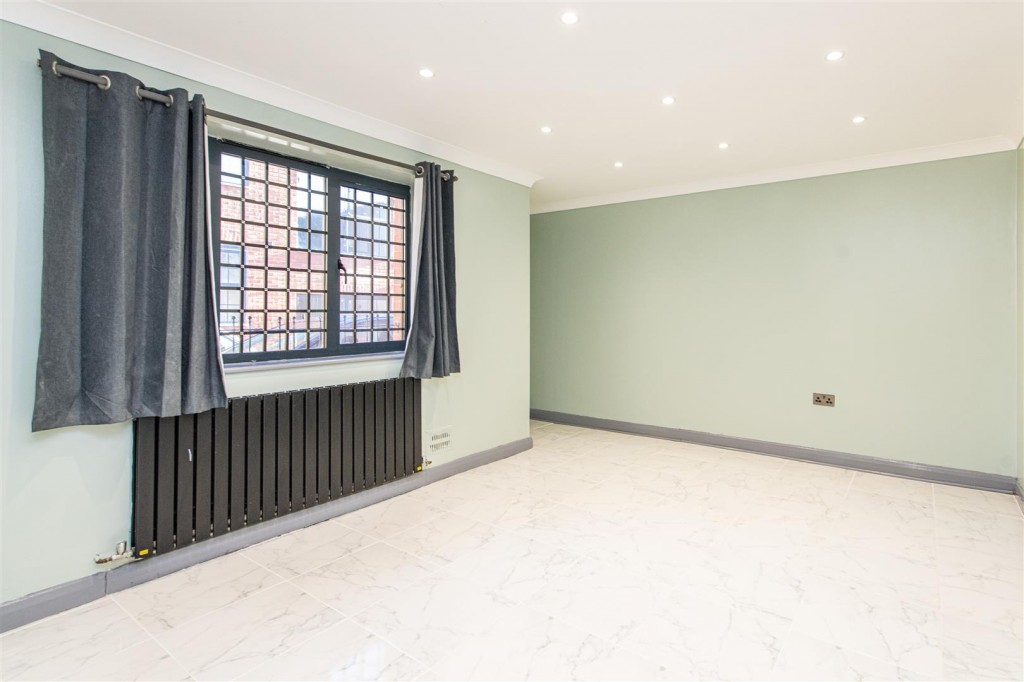 Images for Chequers Lane, Wellingborough EAID:oscarjamesapi BID:2