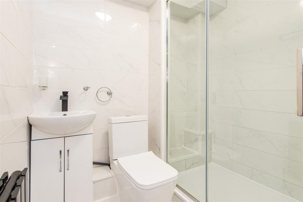 Images for Chequers Lane, Wellingborough EAID:oscarjamesapi BID:2