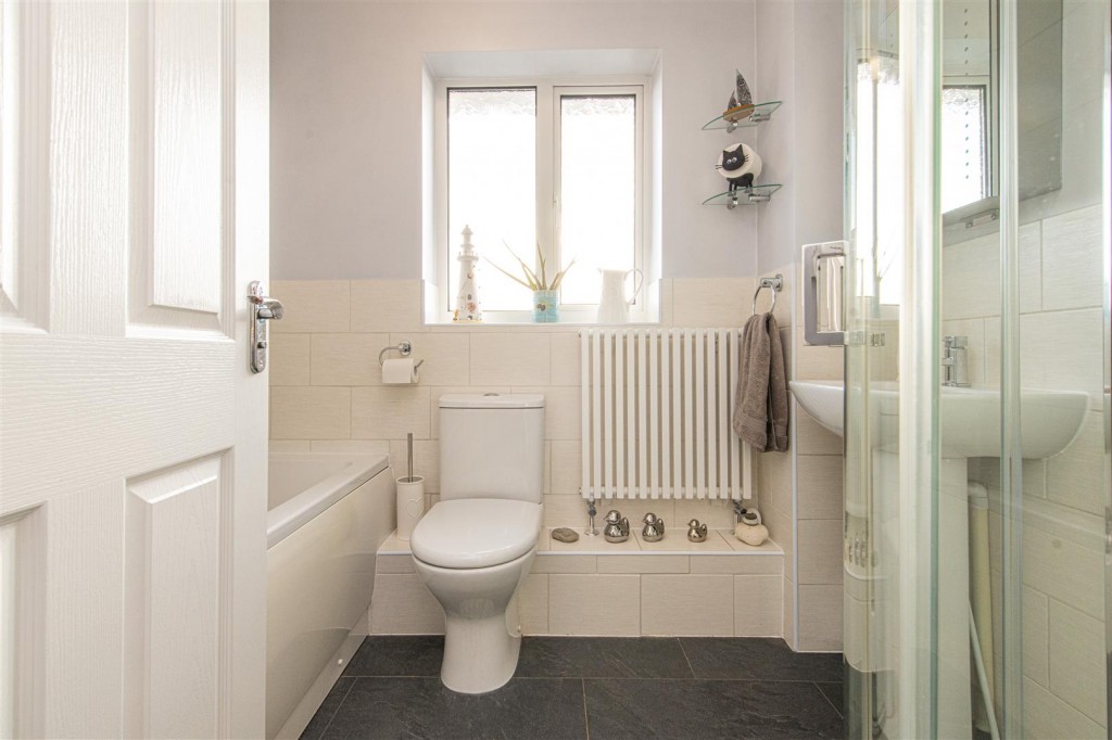 Images for Drake Close, Rothwell, Kettering EAID:oscarjamesapi BID:2