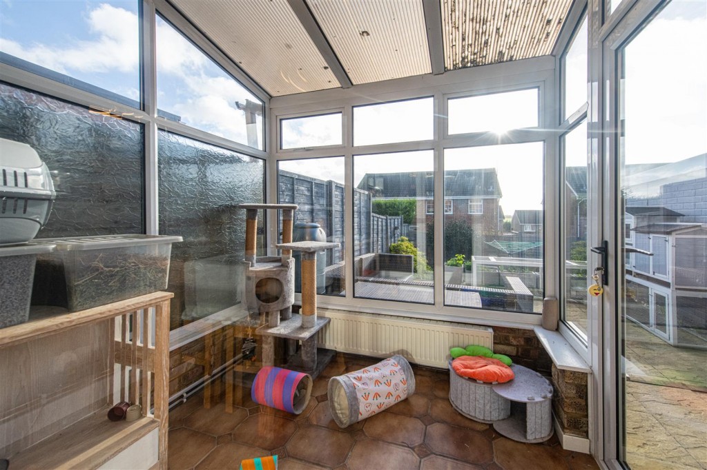 Images for Drake Close, Rothwell, Kettering EAID:oscarjamesapi BID:2