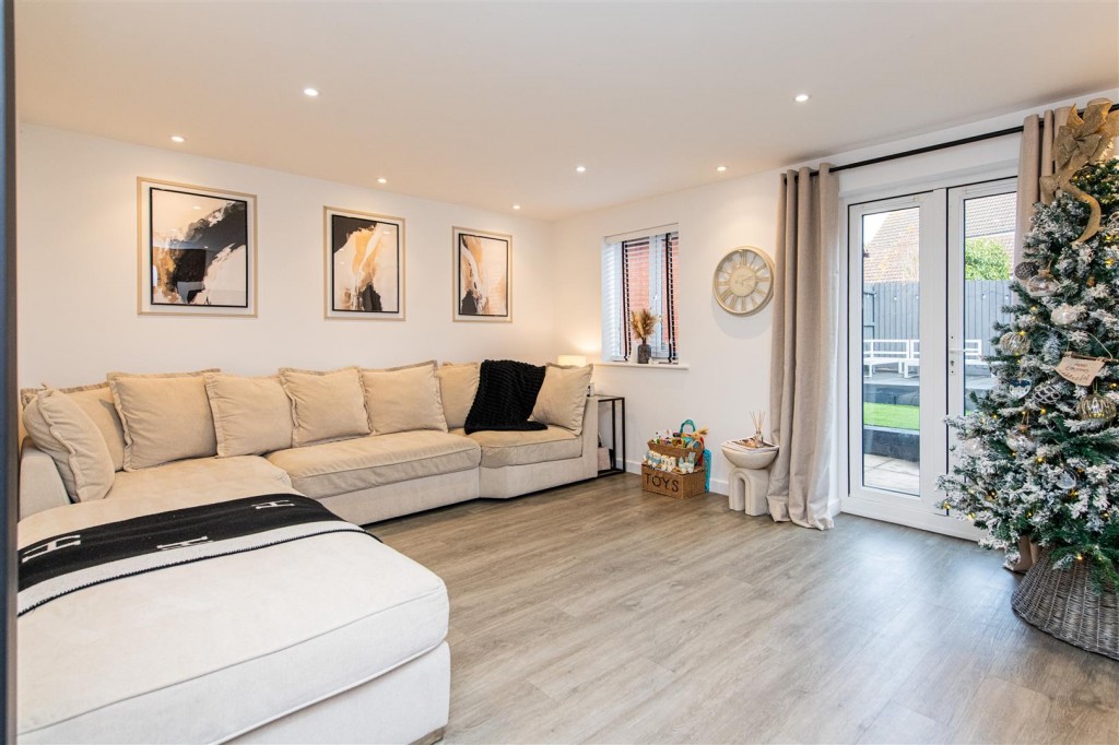 Images for Maye Dicks Road, Rushden EAID:oscarjamesapi BID:8