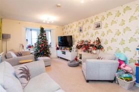 Images for Yaffle Crescent, Desborough