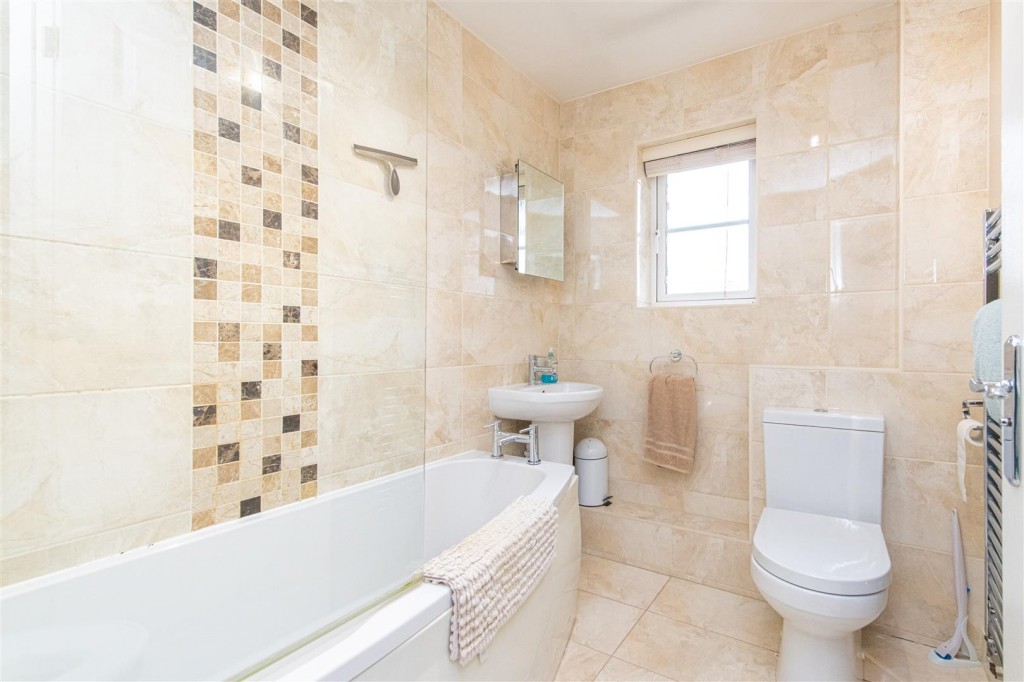 Images for Cornflower Close, Grange Park, Northampton EAID:oscarjamesapi BID:1