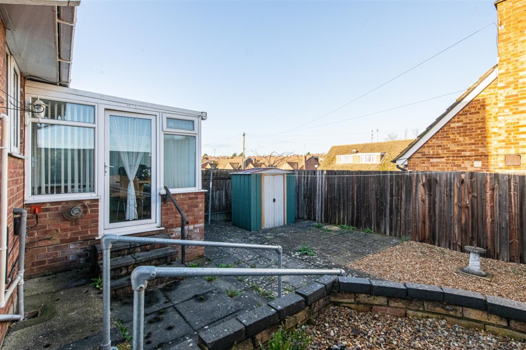 Images for Warwick Road, Wellingborough EAID:oscarjamesapi BID:6