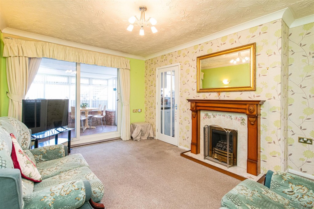 Images for Warwick Road, Wellingborough EAID:oscarjamesapi BID:6