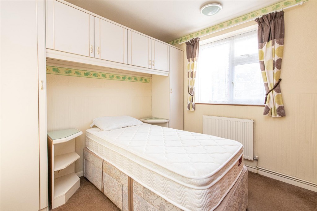 Images for Warwick Road, Wellingborough EAID:oscarjamesapi BID:6