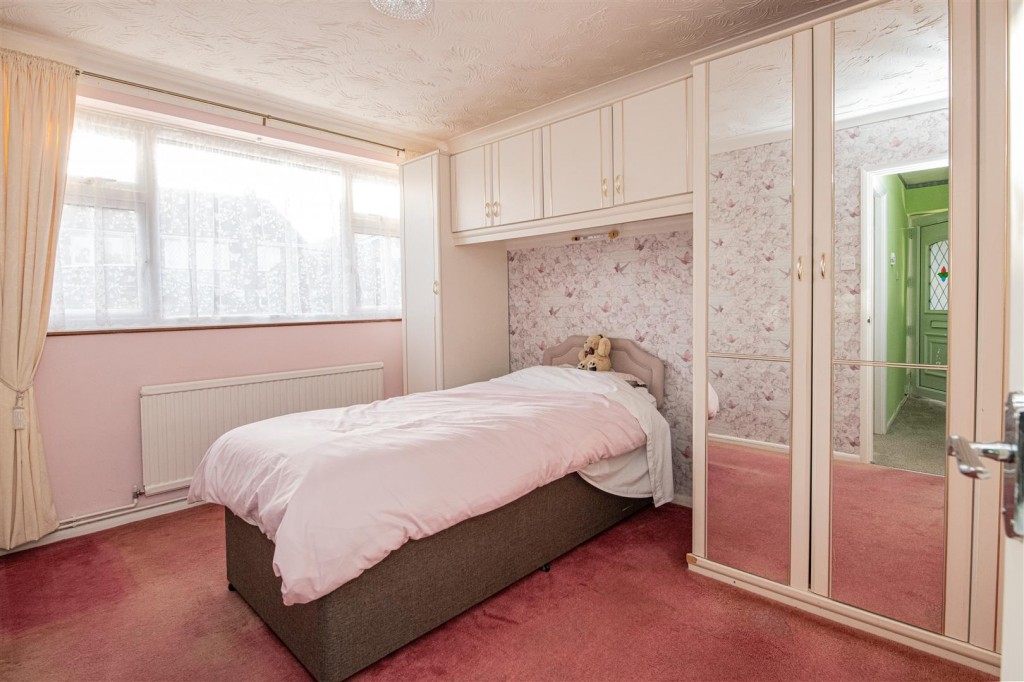 Images for Warwick Road, Wellingborough EAID:oscarjamesapi BID:6