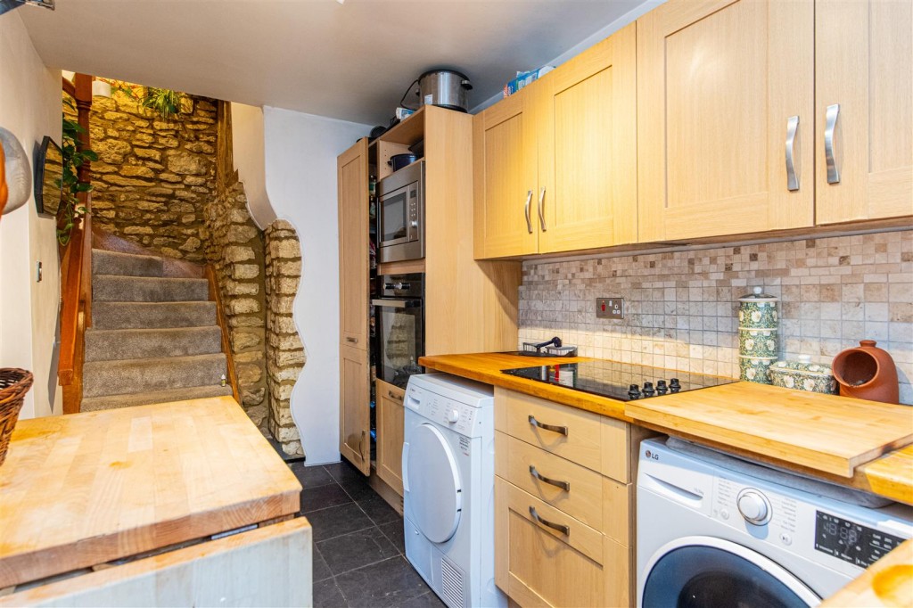 Images for High Street, Podington, EAID:oscarjamesapi BID:6