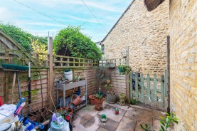 Images for High Street, Podington,