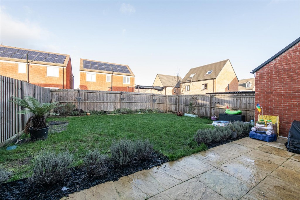 Images for Manningham Lane, Barton Seagrave EAID:oscarjamesapi BID:3