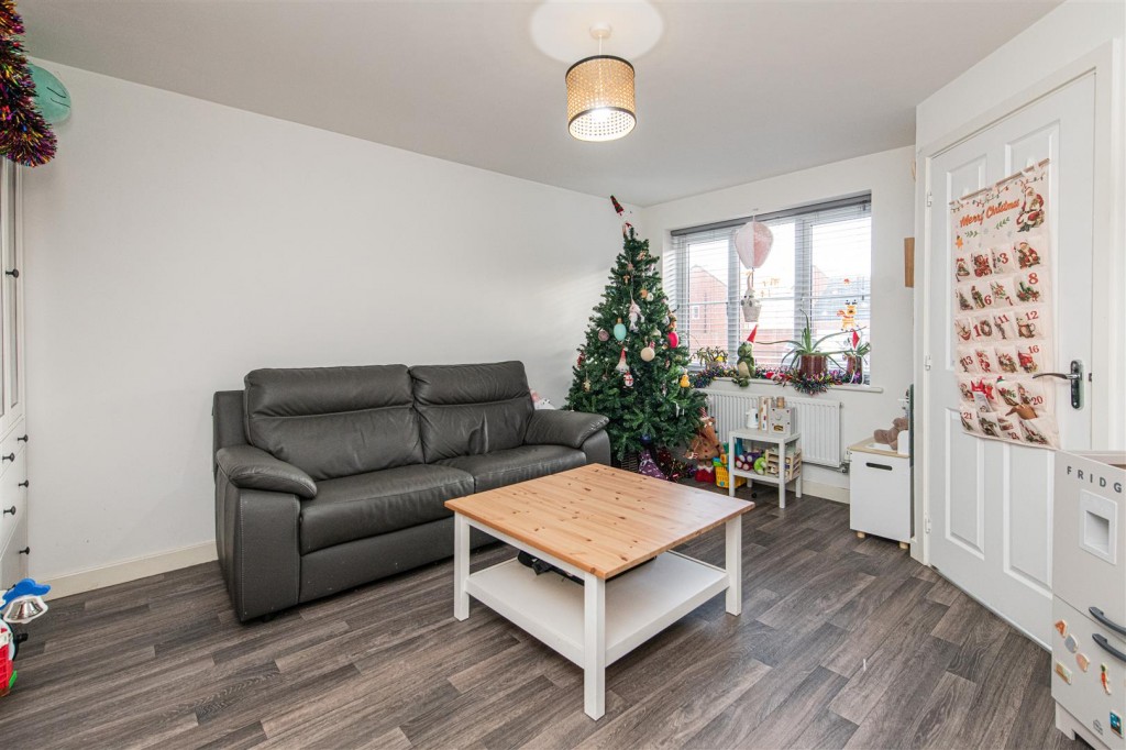 Images for Manningham Lane, Barton Seagrave EAID:oscarjamesapi BID:3