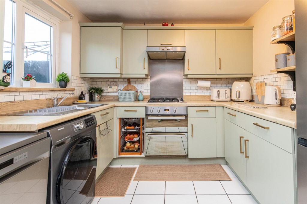 Images for Thistle Drive, Desborough, Kettering EAID:oscarjamesapi BID:2