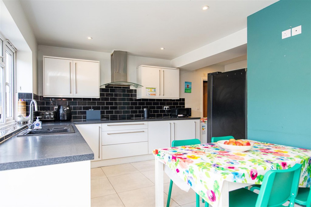 Images for Isham Road, Pytchley, Kettering EAID:oscarjamesapi BID:2