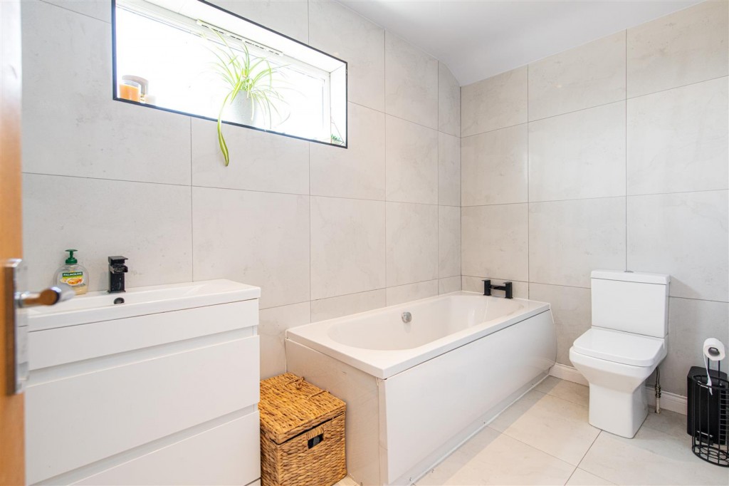 Images for Isham Road, Pytchley, Kettering EAID:oscarjamesapi BID:2