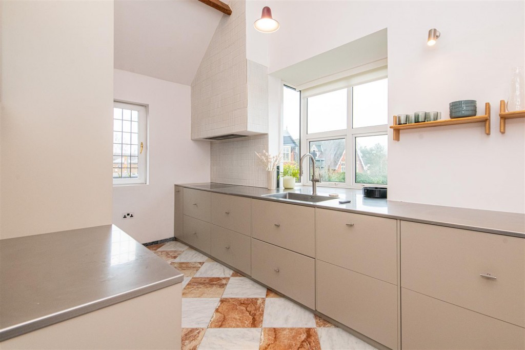 Images for Midland Road, Wellingborough EAID:oscarjamesapi BID:6