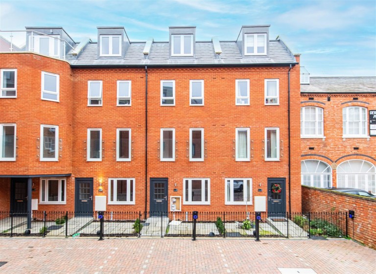 Derngate, Northampton - EAID:oscarjamesapi, BID:1