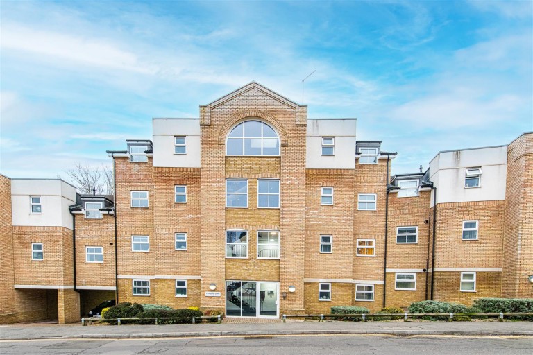 Station Road, Rushden - EAID:oscarjamesapi, BID:8