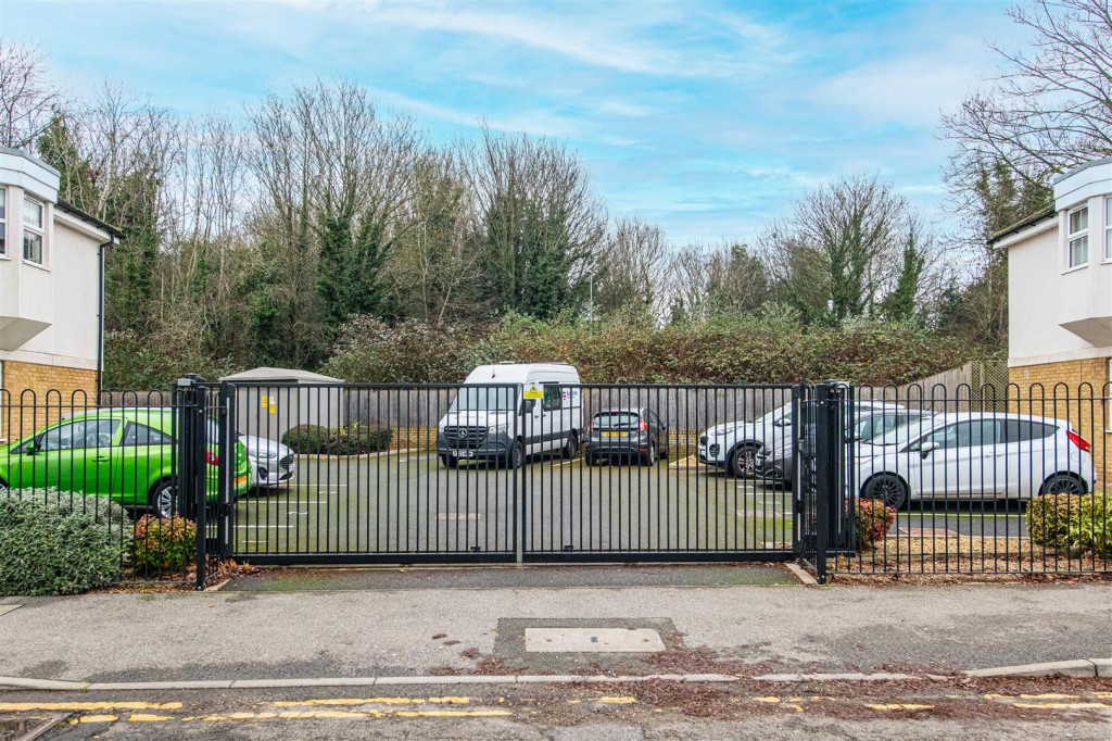 Images for Station Road, Rushden EAID:oscarjamesapi BID:8