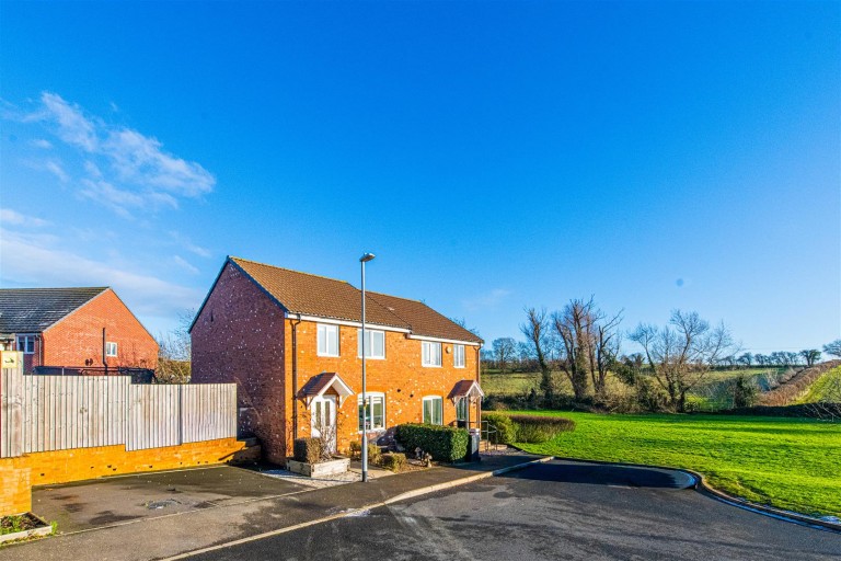 Austin Rise, Burton Latimer - EAID:oscarjamesapi, BID:3