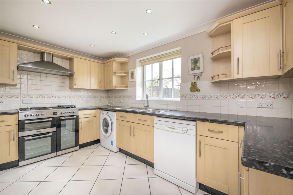 Images for Peck Way, Rushden EAID:oscarjamesapi BID:2