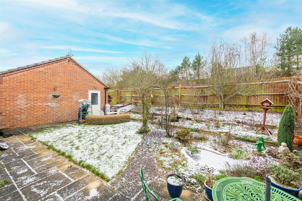 Images for Lark Close, Corby EAID:oscarjamesapi BID:4