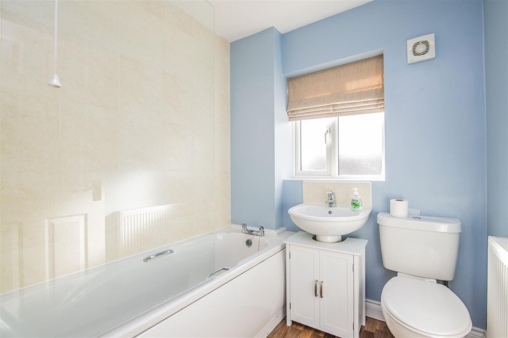 Images for High Street, Burton Latimer EAID:oscarjamesapi BID:2