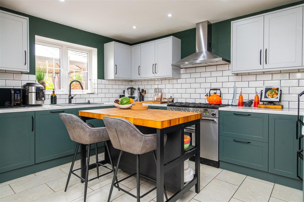 Images for Cannock Crescent, Desborough EAID:oscarjamesapi BID:2