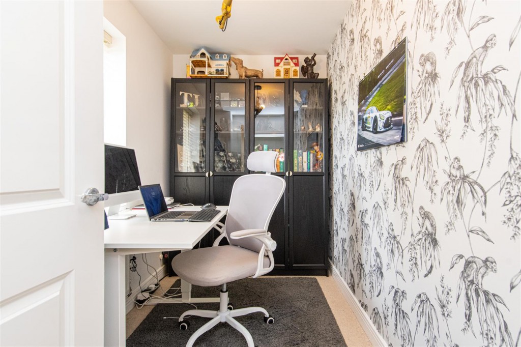 Images for Cannock Crescent, Desborough EAID:oscarjamesapi BID:2