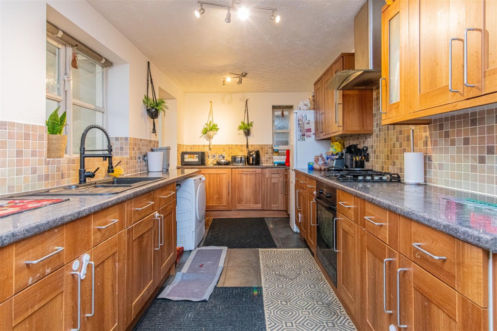 Images for Pendle Avenue, Kettering EAID:oscarjamesapi BID:2
