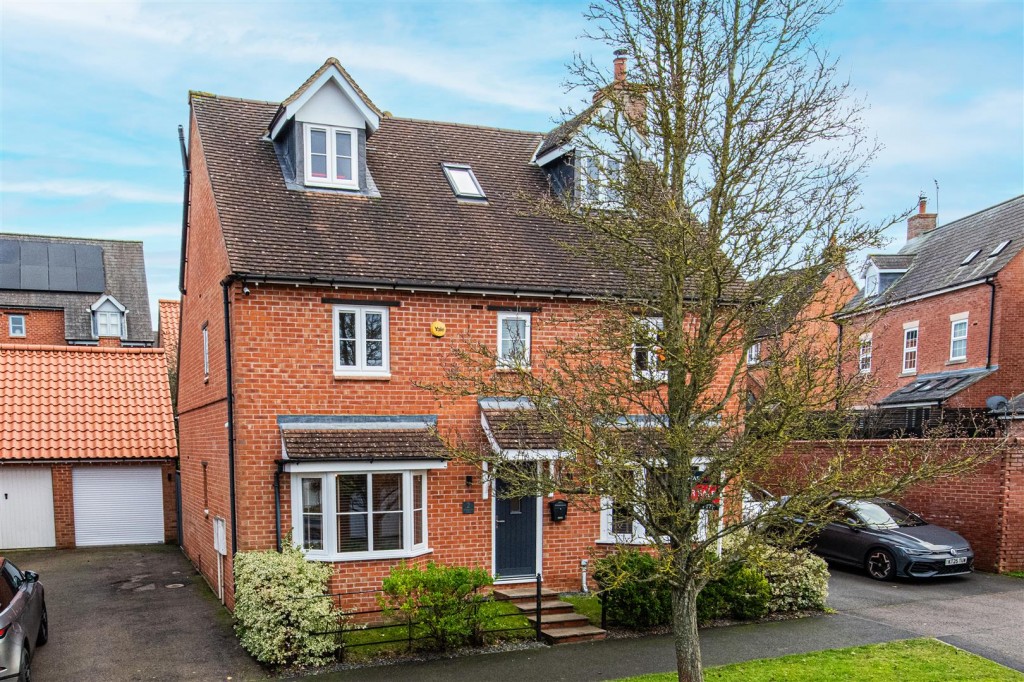 Images for Padmans Close., Mawsley EAID:oscarjamesapi BID:2