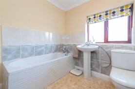 Images for Riverview, Burton Latimer