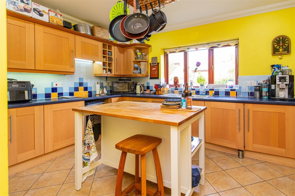 Images for Riverview, Burton Latimer EAID:oscarjamesapi BID:3