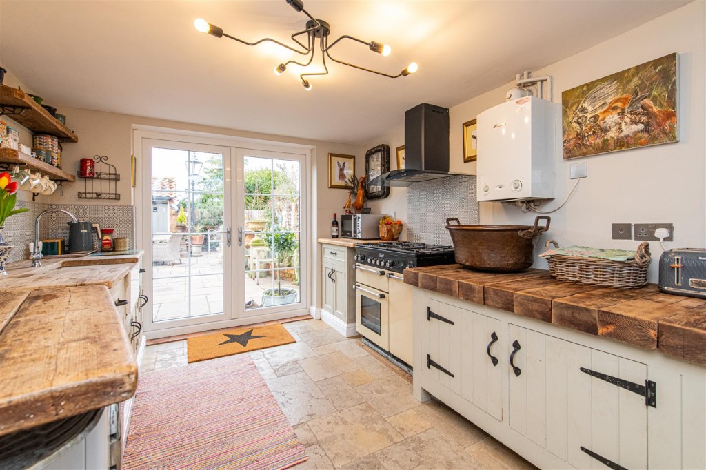 Images for High Street, Denford EAID:oscarjamesapi BID:3