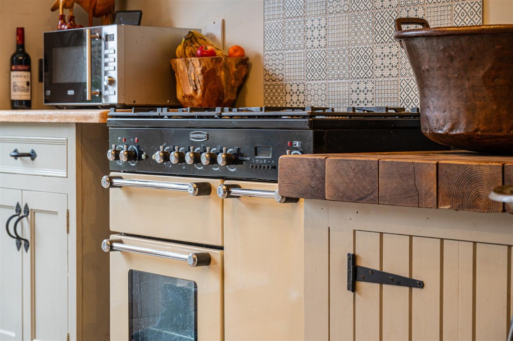 Images for High Street, Denford EAID:oscarjamesapi BID:3