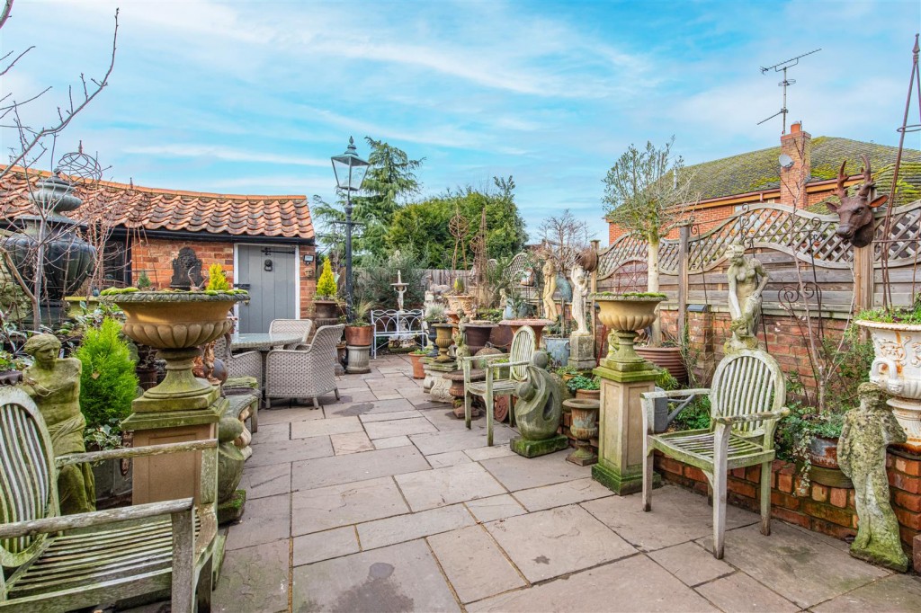 Images for High Street, Denford EAID:oscarjamesapi BID:3