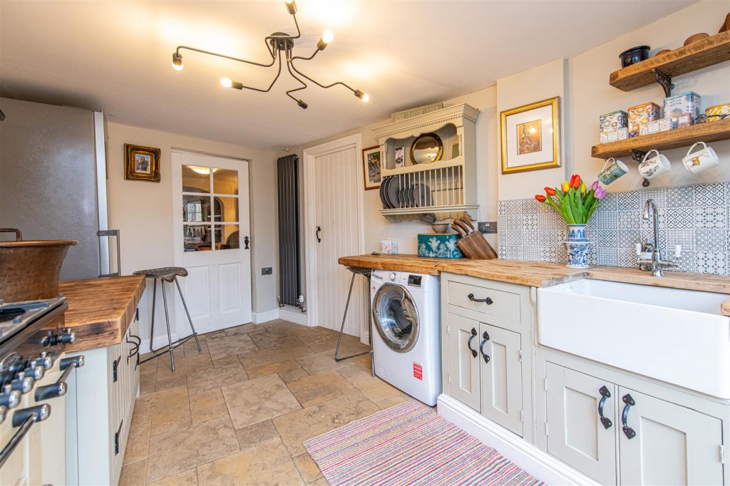 Images for High Street, Denford EAID:oscarjamesapi BID:3