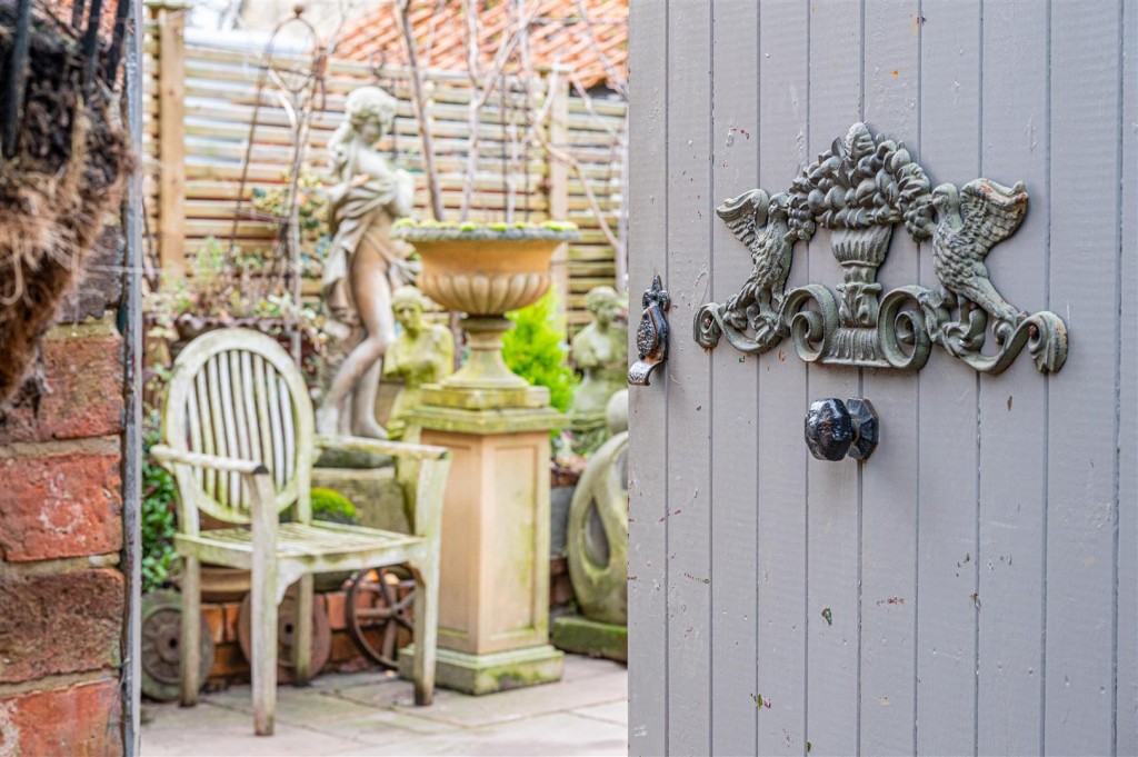 Images for High Street, Denford EAID:oscarjamesapi BID:3