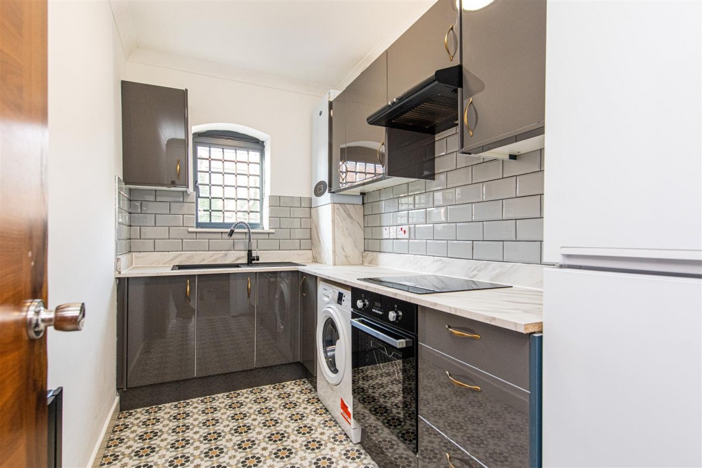 Images for Chequers Lane, Wellingborough EAID:oscarjamesapi BID:2