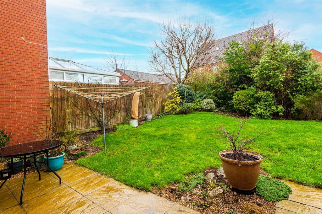 Images for Thistle Drive, Desborough EAID:oscarjamesapi BID:2