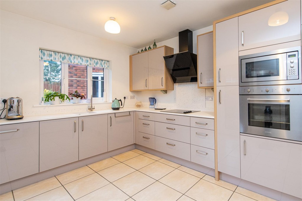 Images for Thistle Drive, Desborough EAID:oscarjamesapi BID:2