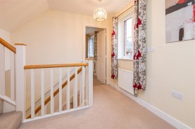Images for Thistle Drive, Desborough