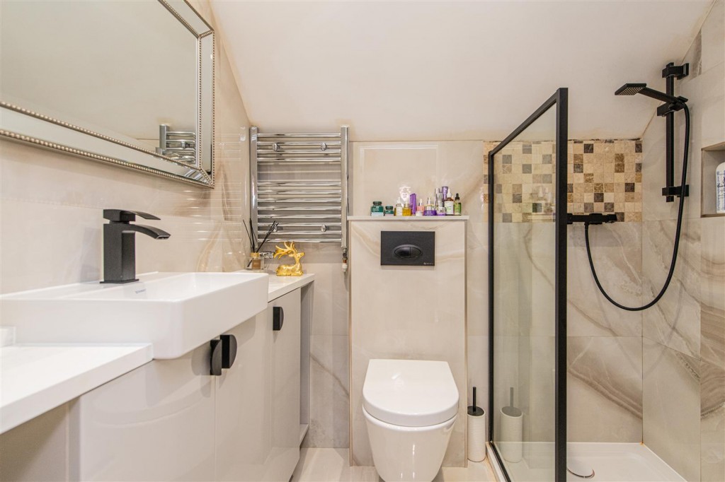 Images for London Road, Priors Hall EAID:oscarjamesapi BID:4