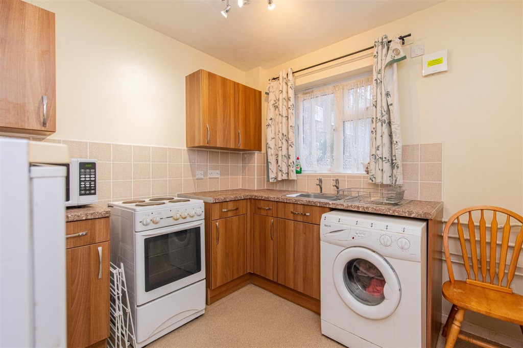 Images for Hunters Close, Northampton EAID:oscarjamesapi BID:1