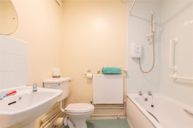 Images for Hunters Close, Northampton