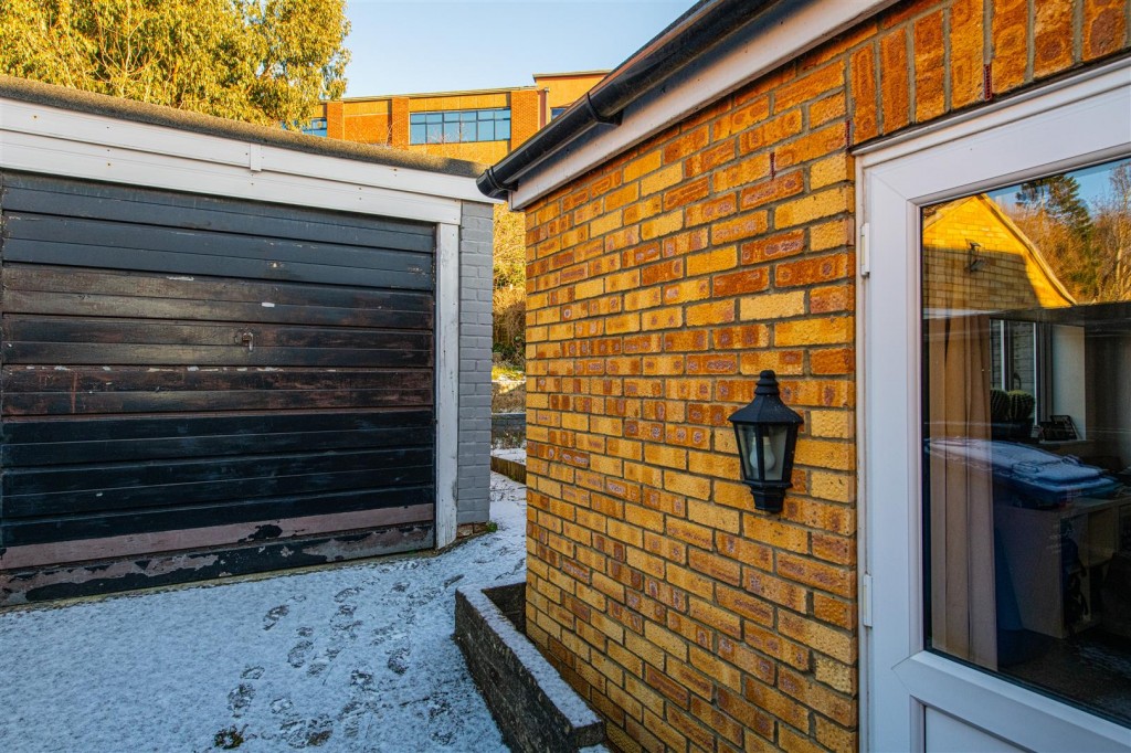 Images for Bishops Drive, Kettering EAID:oscarjamesapi BID:2