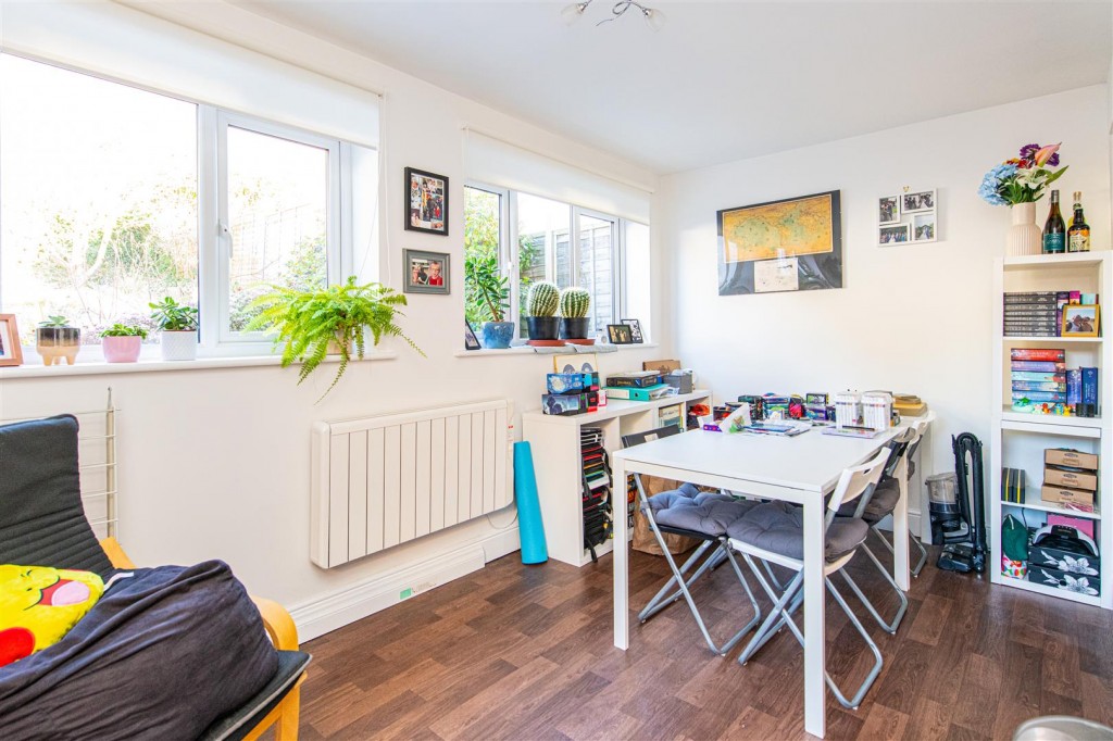 Images for Bishops Drive, Kettering EAID:oscarjamesapi BID:2