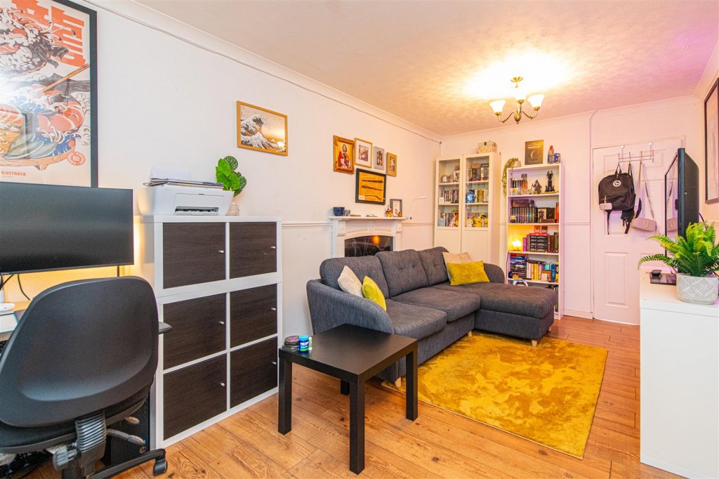 Images for Bishops Drive, Kettering EAID:oscarjamesapi BID:2