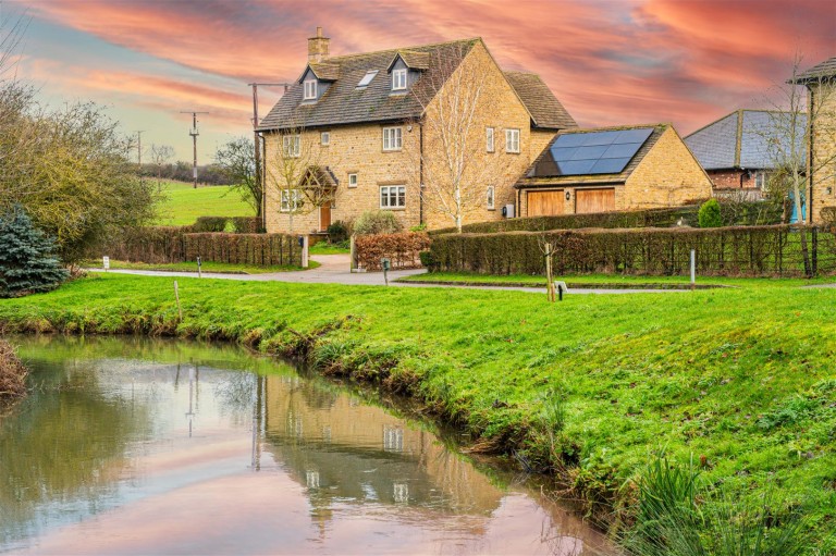 Deenethorpe, East Northamptonshire - EAID:oscarjamesapi, BID:4